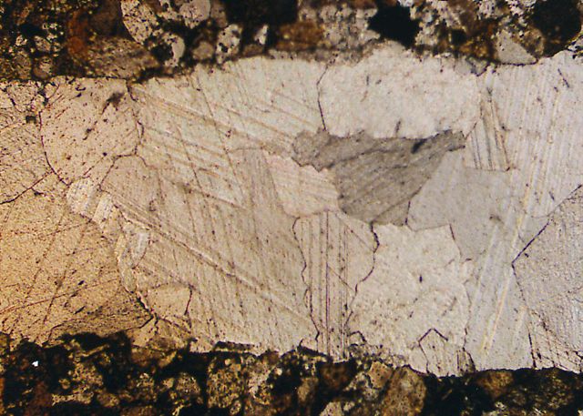 TrL calcite vein volcanoclastic rock Cariblanco
